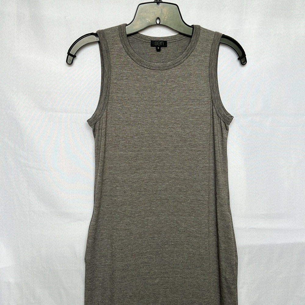 Sleeveless Crew Neck Maxi Dress